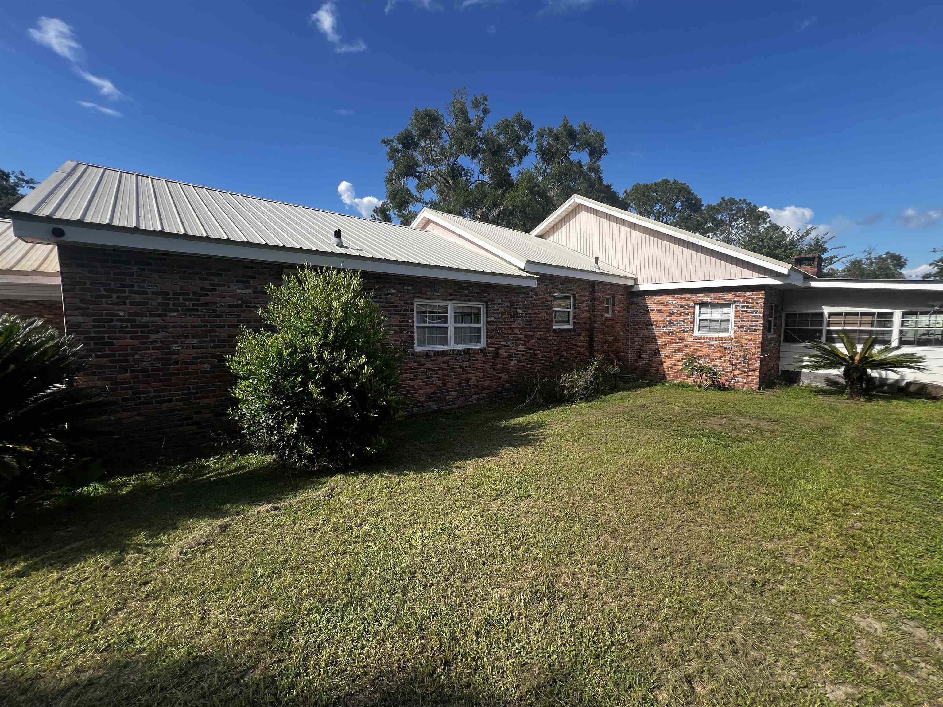 139 North Center Street Perry, FL 32348 - Photo 9 of 26