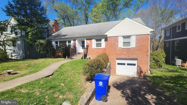 $3,975 | 3165 21st Street North, Arlington, VA 22201