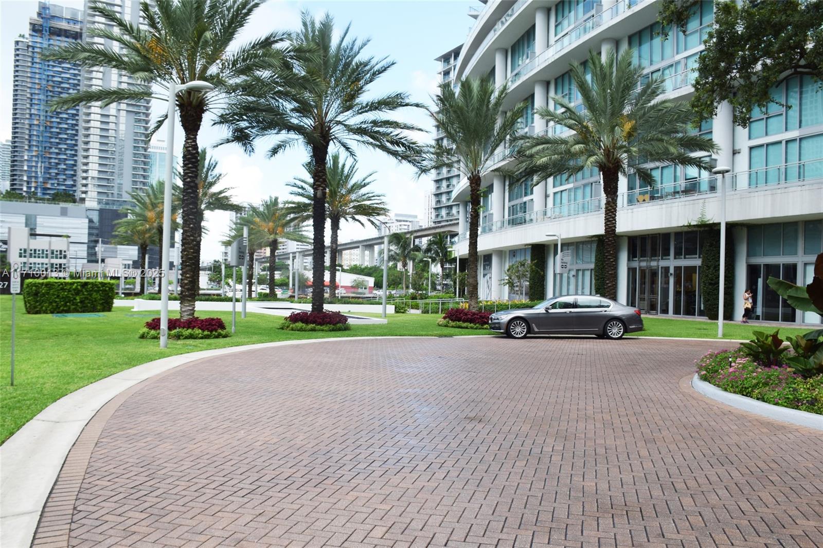 90 Southwest 3rd Street, Unit 1111 Miami, FL 33130 - Photo 1 of 32 Gallery Image 1