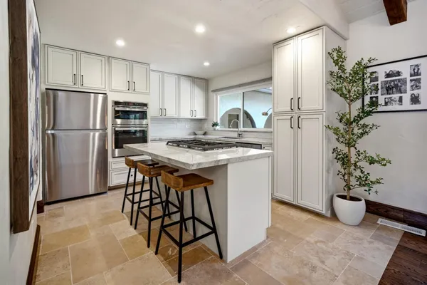 $1,855,500 | 13810 Vista Dorada, Salinas, CA 93908