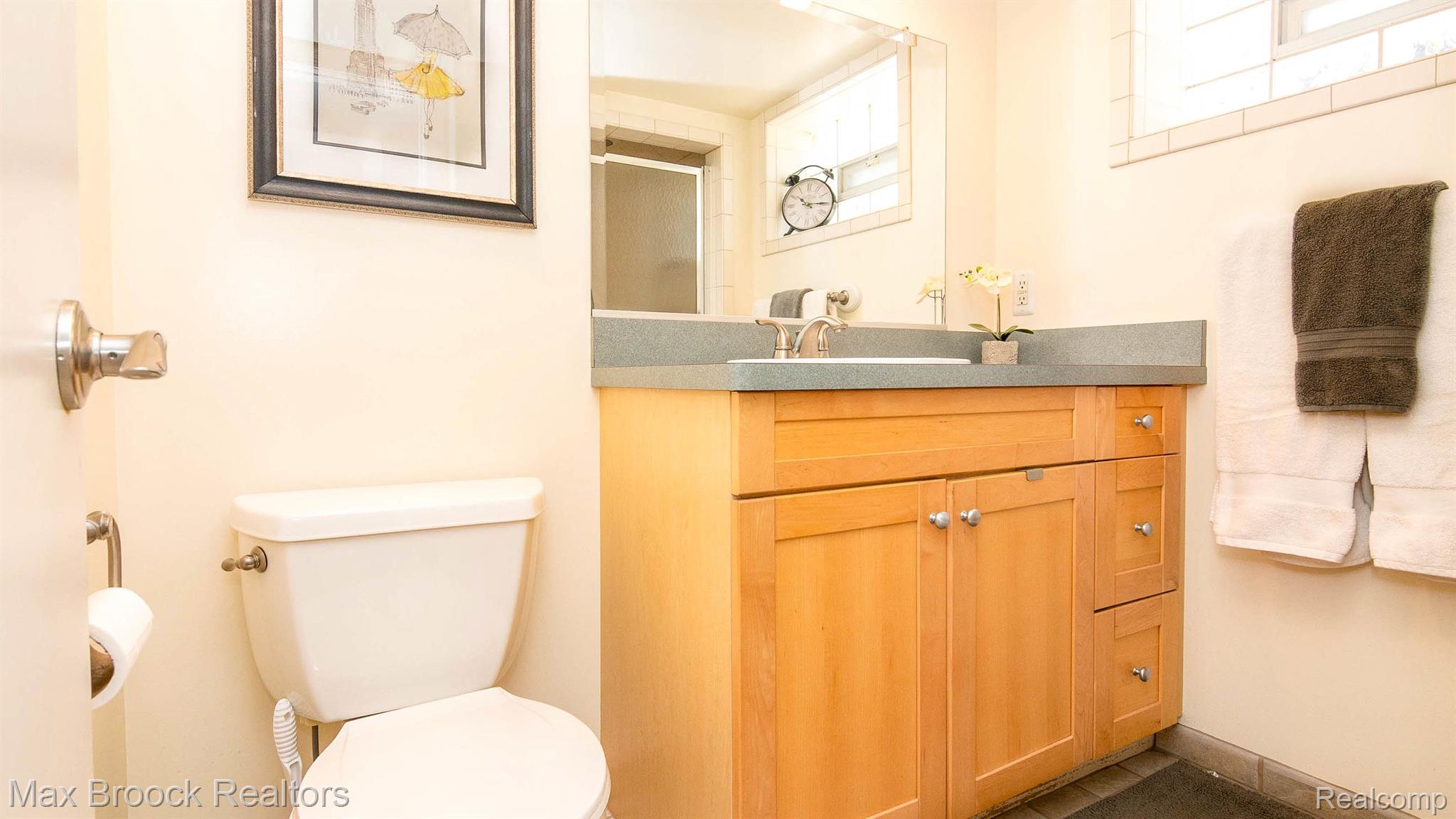121 Woodside Road Royal Oak, MI 48073 - Photo 36 of 49 Gallery Image 36