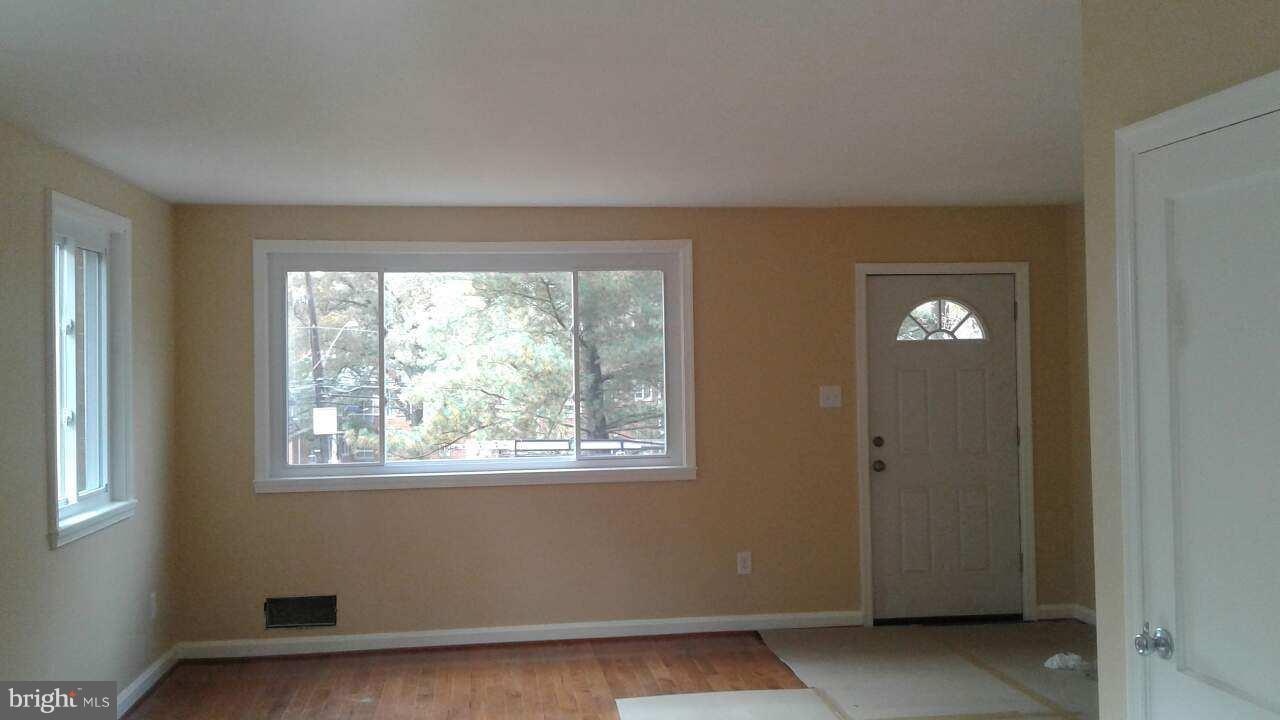 9017 Manchester Road Silver Spring, MD 20901 - Photo 7 of 9 Interior (General)