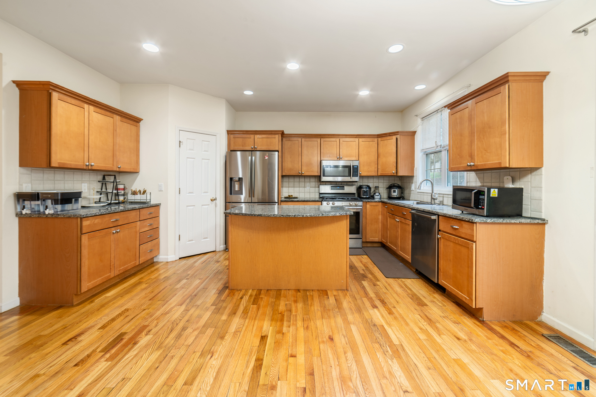 9 Gettysburg Road, Unit 9 Southbury, CT 06488 - Photo 11 of 35