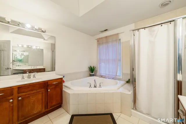 $4,000 | 9 Gettysburg Road, Unit 9, Southbury, CT 06488