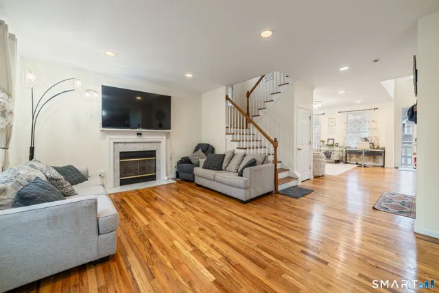 $4,000 | 9 Gettysburg Road, Unit 9, Southbury, CT 06488