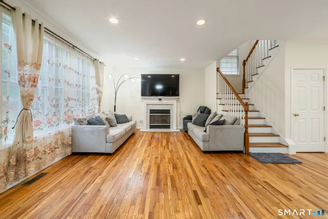 $4,000 | 9 Gettysburg Road, Unit 9, Southbury, CT 06488