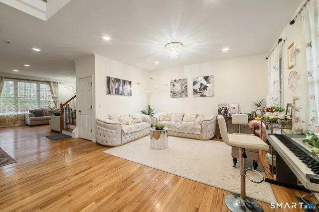 $4,000 | 9 Gettysburg Road, Unit 9, Southbury, CT 06488