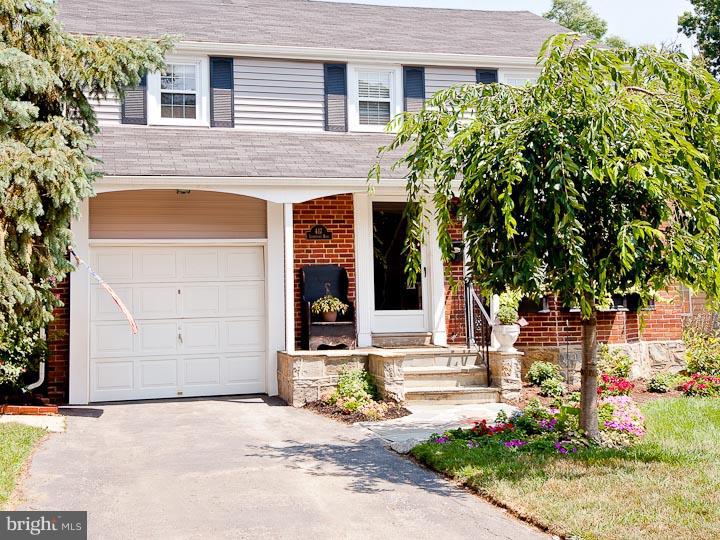 417 Lynbrooke Road Springfield, PA 19064 - Photo 3 of 21