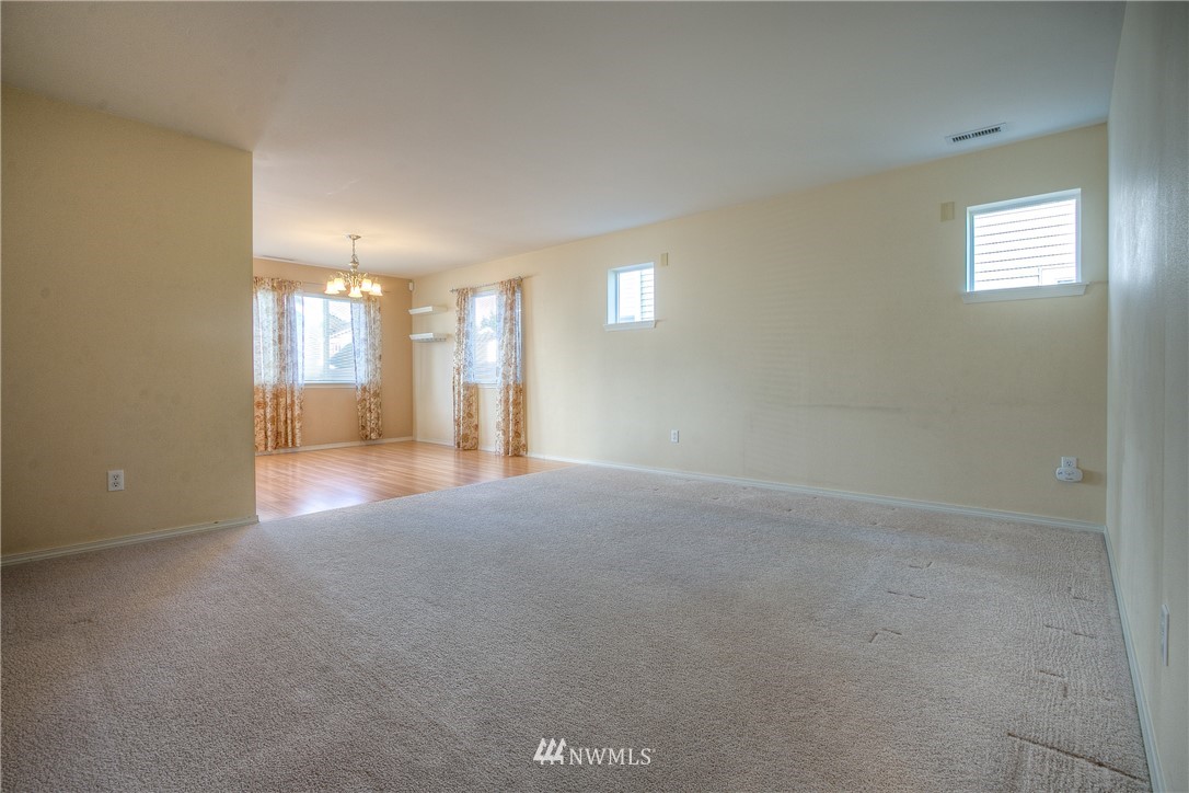 35223 Southeast Ridge Street Snoqualmie, WA 98065 - Photo 6 of 24 Gallery Image 6