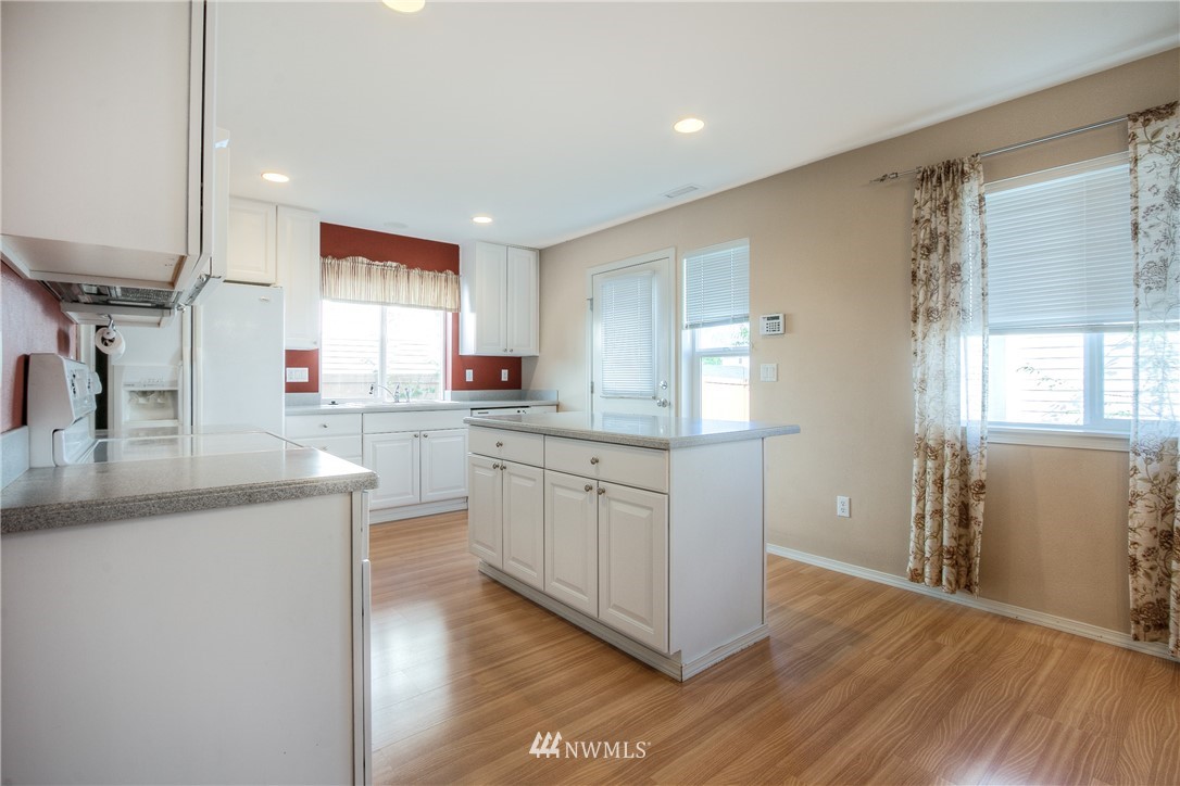 35223 Southeast Ridge Street Snoqualmie, WA 98065 - Photo 7 of 24 Gallery Image 7