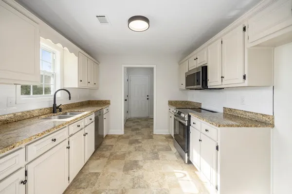 $255,000 | 42 Wheatfield Drive, Fort Mitchell, AL 36856