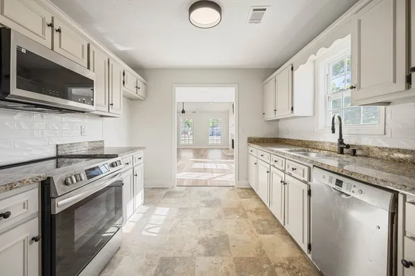 $255,000 | 42 Wheatfield Drive, Fort Mitchell, AL 36856