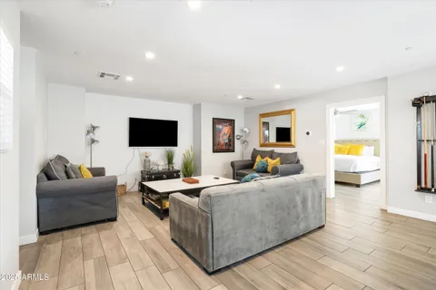 $841,050 | 8201 East Piccadilly Road, Scottsdale, AZ 85251