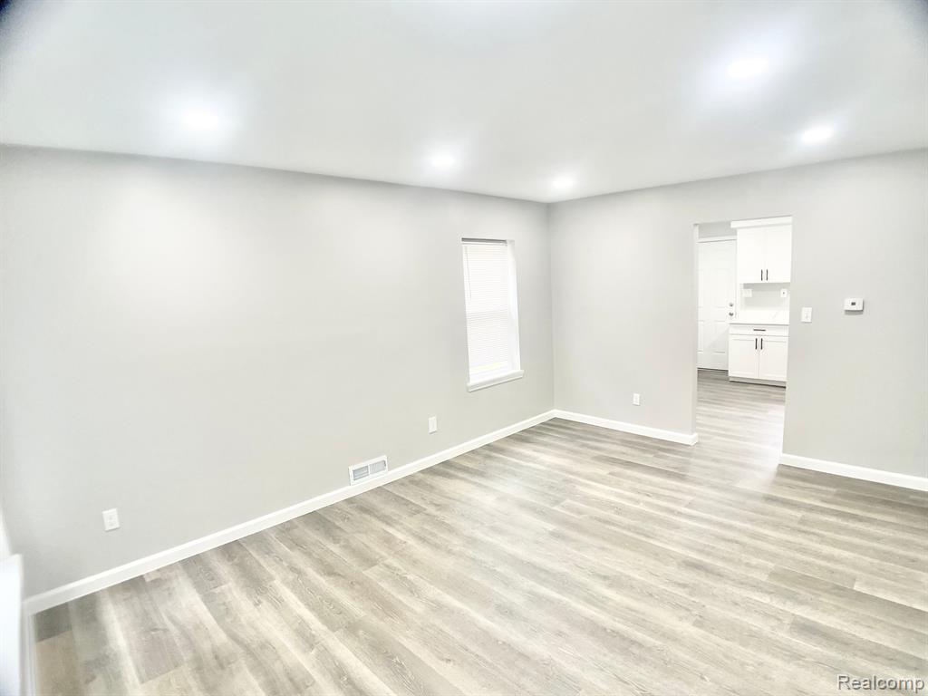 362 Amherst Street Inkster, MI 48141 - Photo 4 of 21