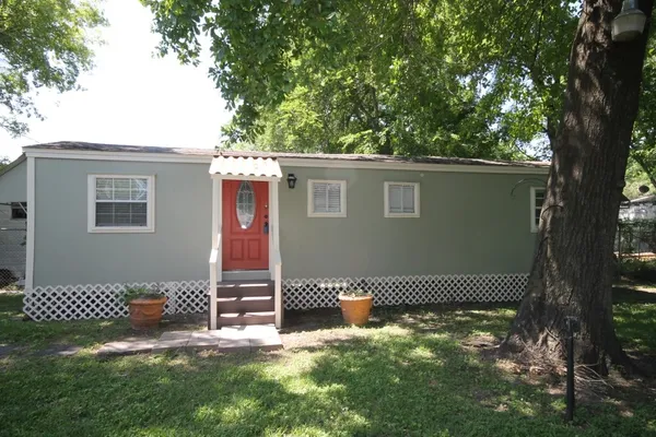 $995 | 734 A McDaniel Street, Houston, TX 77022