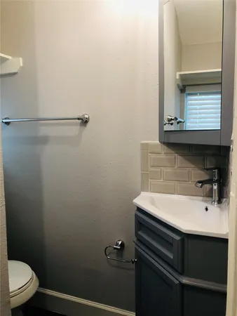 $995 | 734 A McDaniel Street, Houston, TX 77022