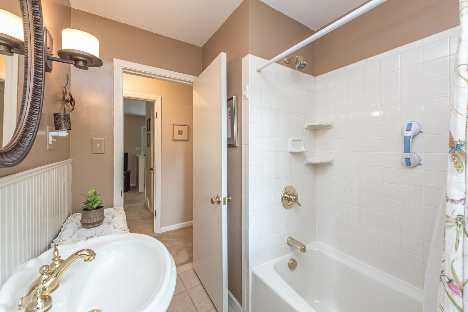 719 Sunset Road Ann Arbor, MI 48103 - Photo 31 of 65 Full bath