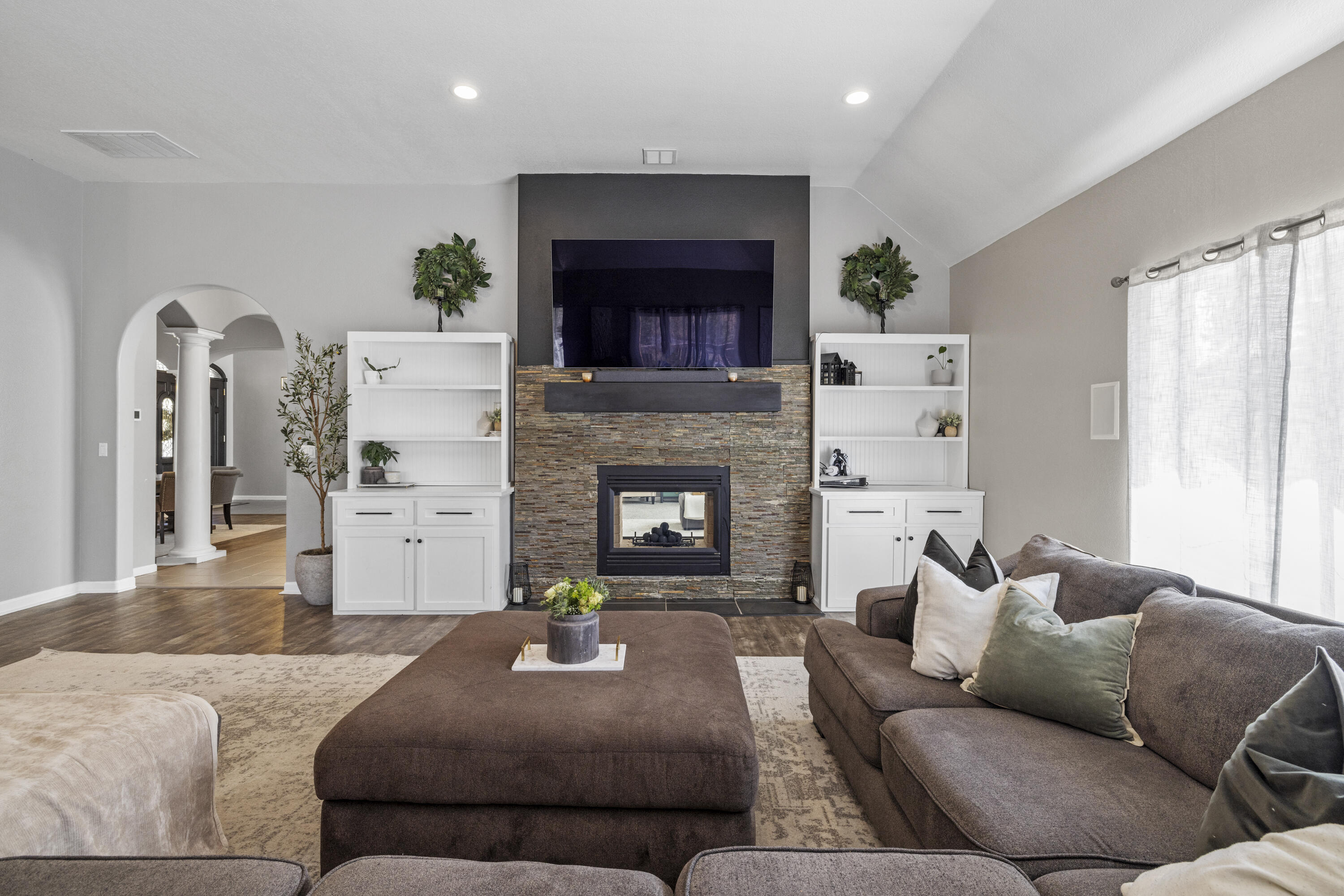 3808 Old Fort Road Klamath Falls, OR 97601 - Photo 44 of 120 living room