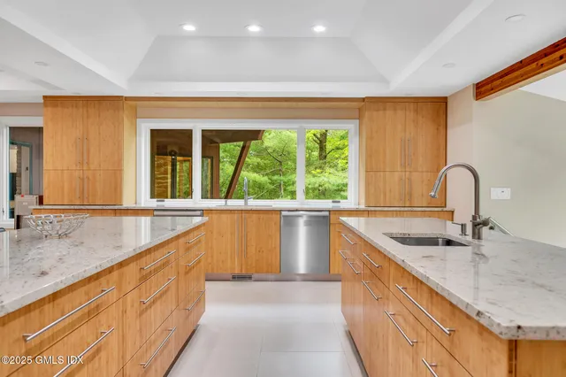 $3,795,000 | 12 Stallion Trail, Greenwich, CT 06831