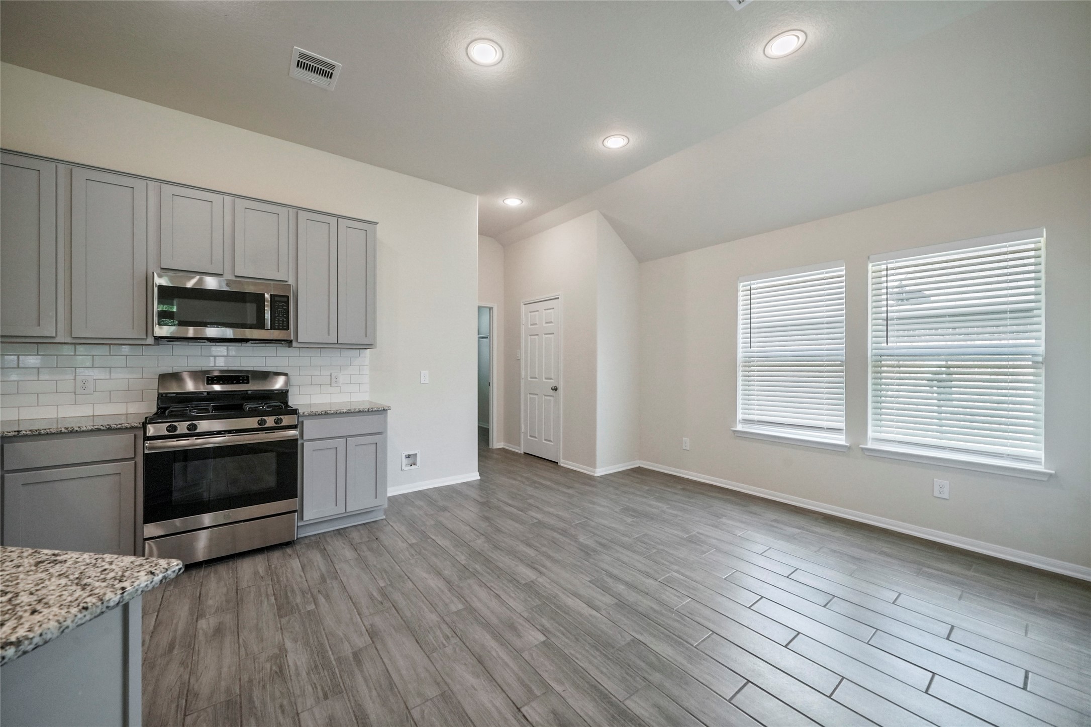 3227 Fairhaven Lane Rosenberg, TX 77471 - Photo 13 of 30 kitchen
