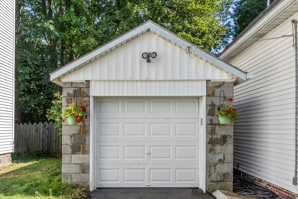 506 Pleasant Street Gardner, MA 01440 - Photo 7 of 41 a view of barn house