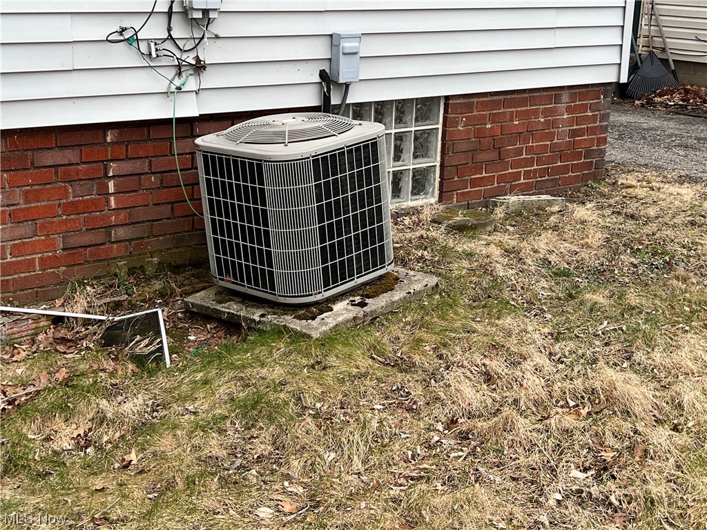 2000 Hilton Road Cleveland, OH 44112 - Photo 5 of 14