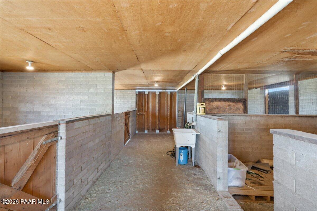1445 South Table Mountain Road Chino Valley, AZ 86323 - Photo 60 of 73 60-Stables