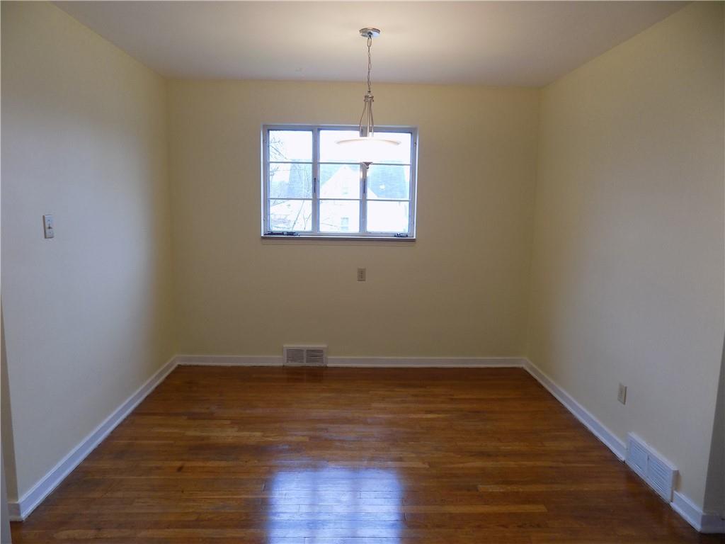 811 Lamont Street McKees Rocks, PA 15136 - Photo 5 of 20