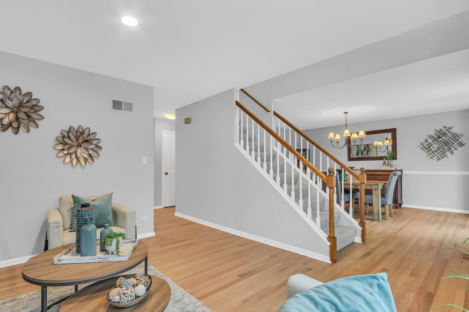 310 Concord Square Gurnee, IL 60031 - Photo 11 of 46 a living room with furniture and a table