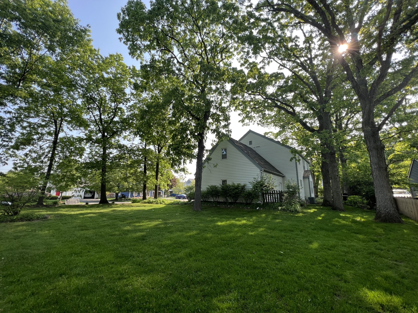 310 Concord Square Gurnee, IL 60031 - Photo 35 of 46 a view of a house with backyard