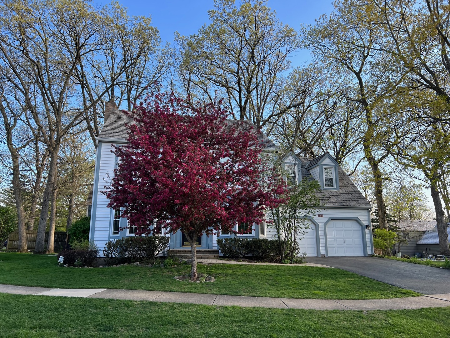 310 Concord Square Gurnee, IL 60031 - Photo 38 of 46 a front view of house with yard and green space