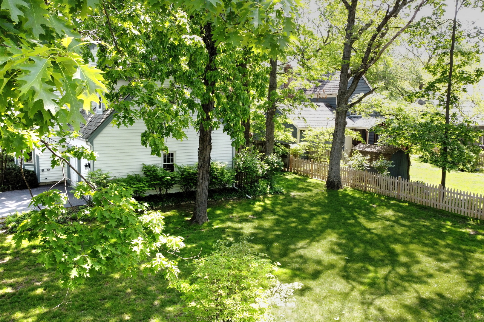 310 Concord Square Gurnee, IL 60031 - Photo 44 of 46 a backyard of a house with lots of green space