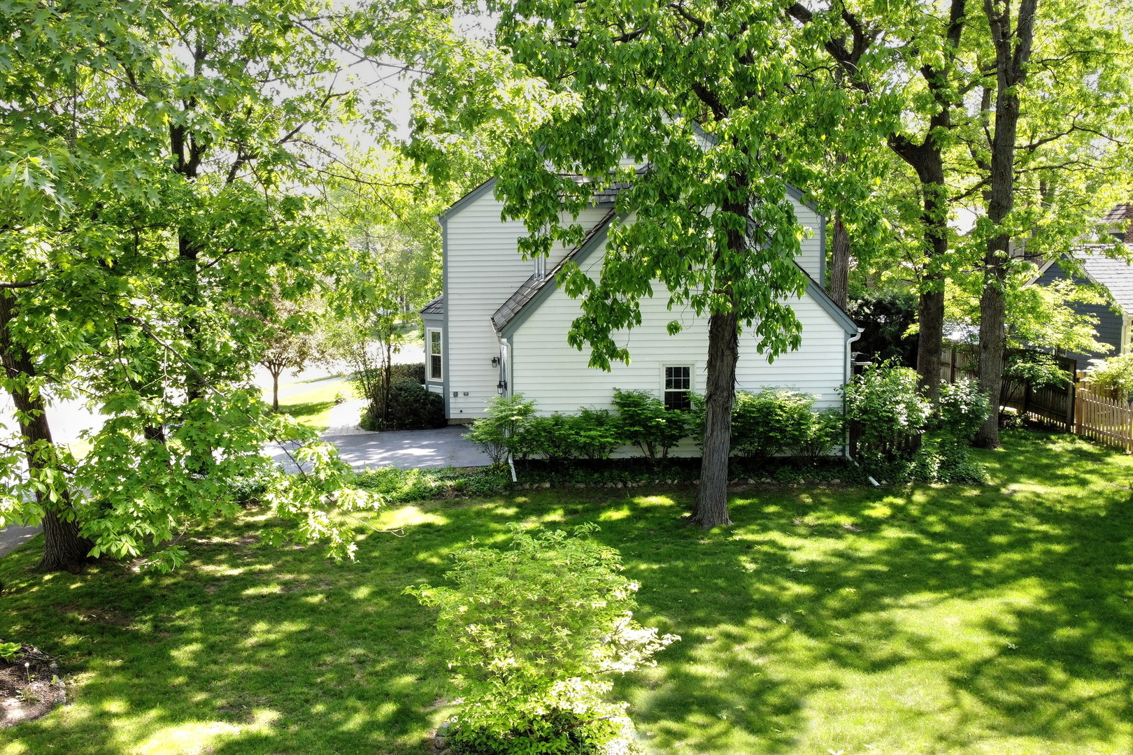 310 Concord Square Gurnee, IL 60031 - Photo 45 of 46 a backyard of a house with lots of green space
