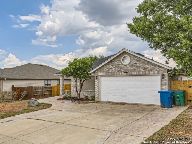 7122 Teton Ridge San Antonio, TX 78233 - Photo 3 of 32