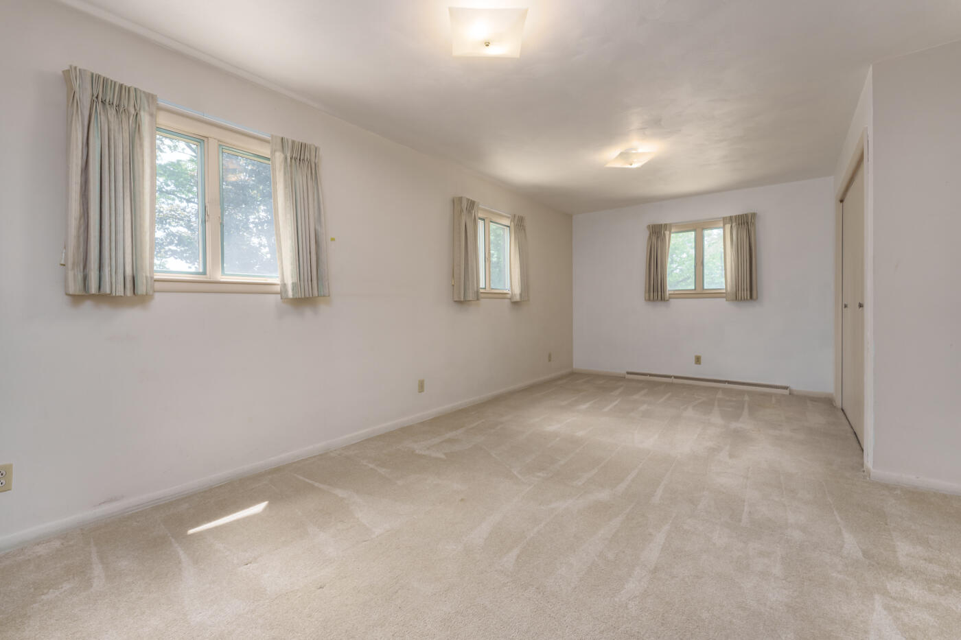 4208 Romence Road Portage, MI 49024 - Photo 15 of 35 Romence_Rd_4208_Portage_49024-14