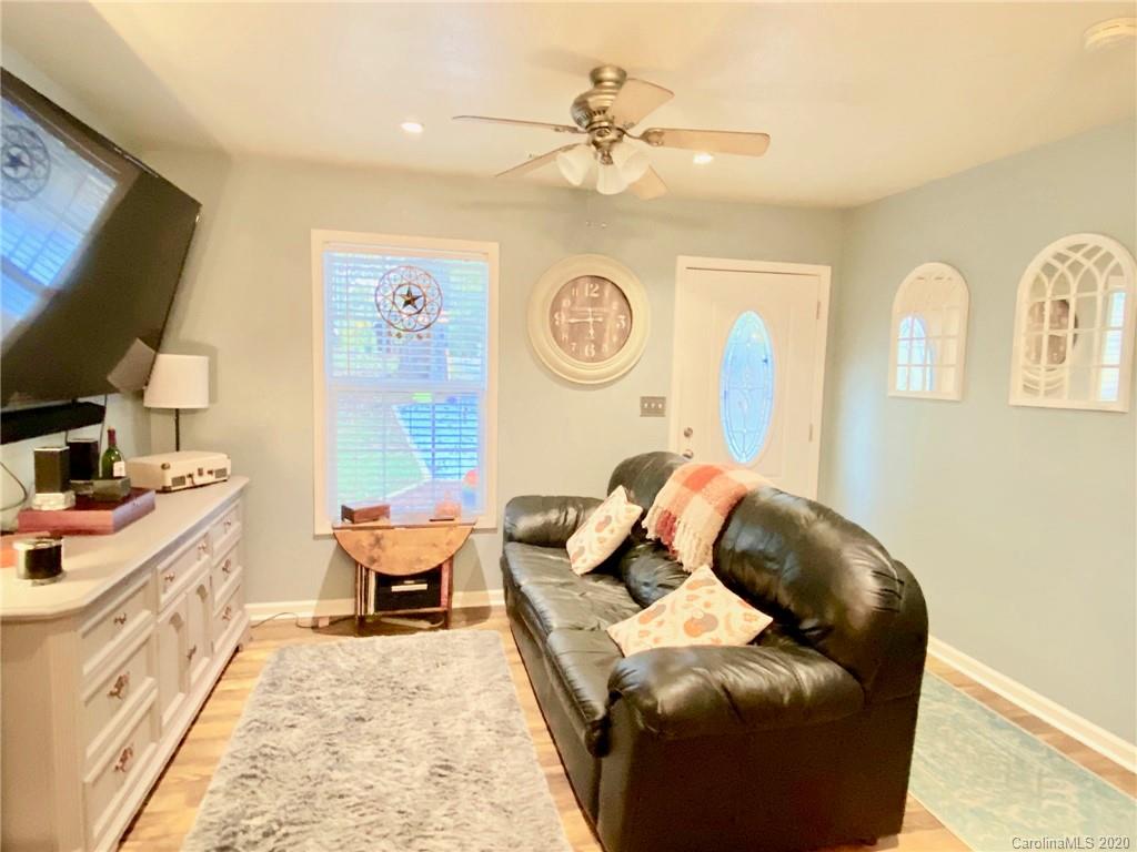 49 Ridgecrest Drive Marion, NC 28752 - Photo 2 of 25 Gallery Image 2