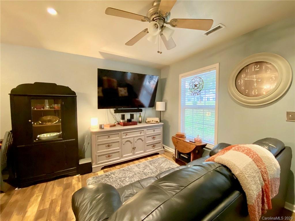 49 Ridgecrest Drive Marion, NC 28752 - Photo 5 of 25 Gallery Image 5