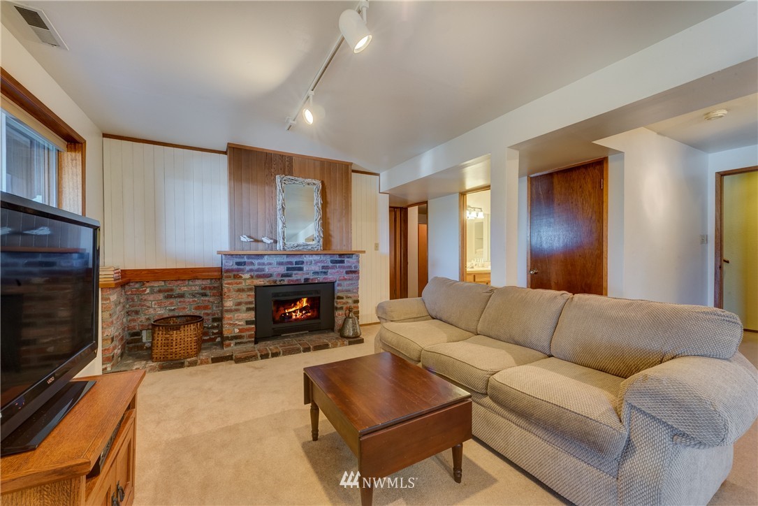 4109 R Avenue Anacortes, WA 98221 - Photo 14 of 21 Gallery Image 14