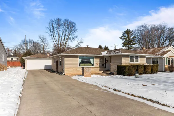 1018 West Parkway Boulevard, Appleton, WI 54914