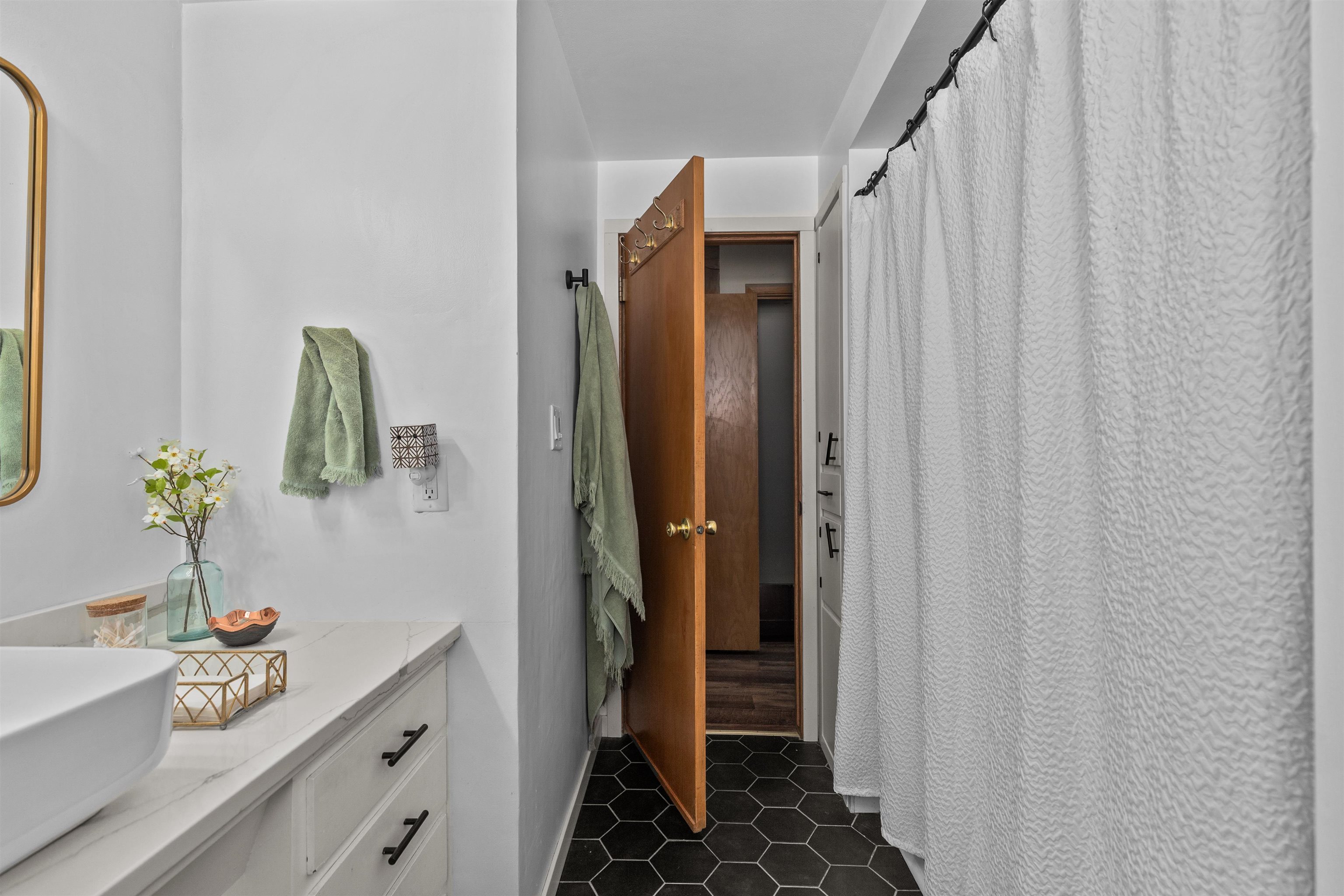 1018 West Parkway Boulevard Appleton, WI 54914 - Photo 16 of 36