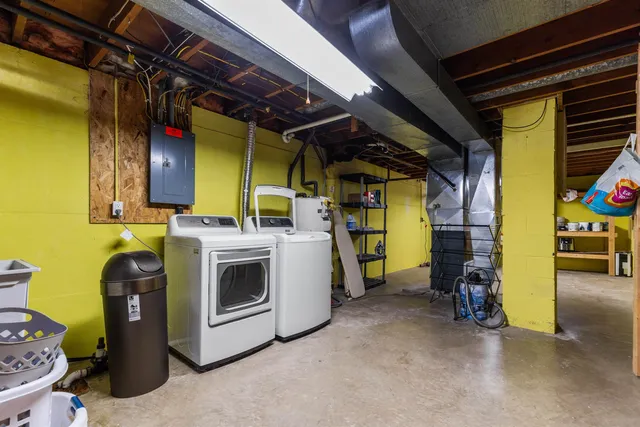 $299,900 | 1018 West Parkway Boulevard, Appleton, WI 54914