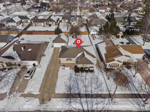 $299,900 | 1018 West Parkway Boulevard, Appleton, WI 54914