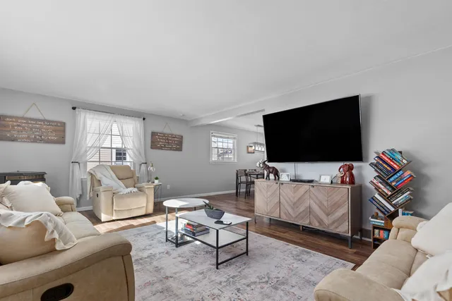 $299,900 | 1018 West Parkway Boulevard, Appleton, WI 54914