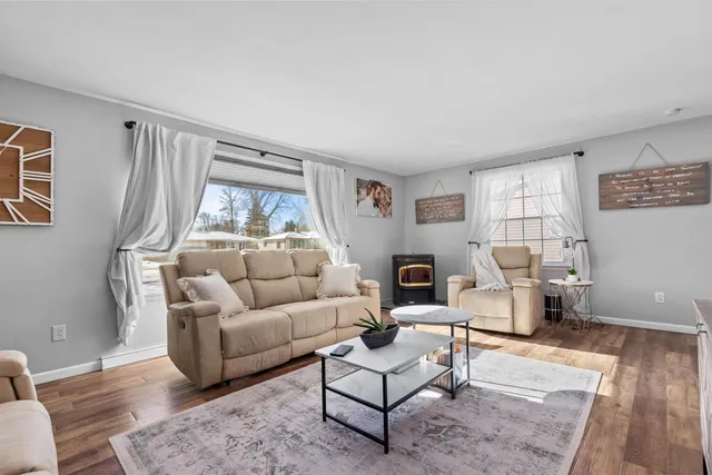 $299,900 | 1018 West Parkway Boulevard, Appleton, WI 54914