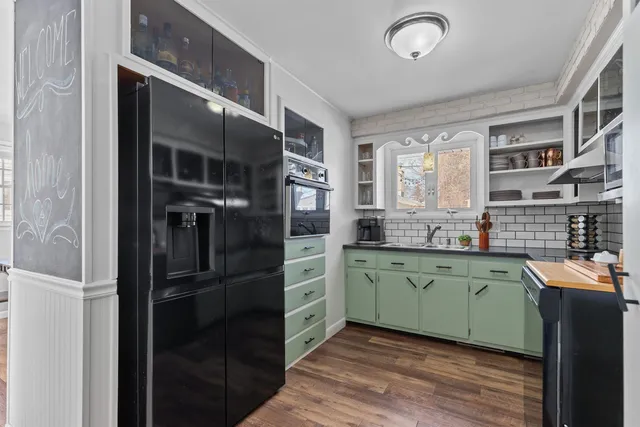 $299,900 | 1018 West Parkway Boulevard, Appleton, WI 54914