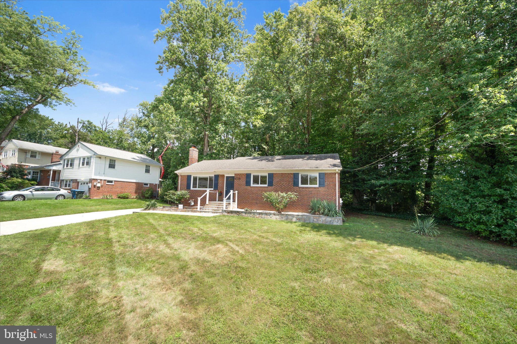 7403 Bath Street Springfield, VA 22150 - Photo 2 of 60 SOLID BRICK CONSTRUCTION