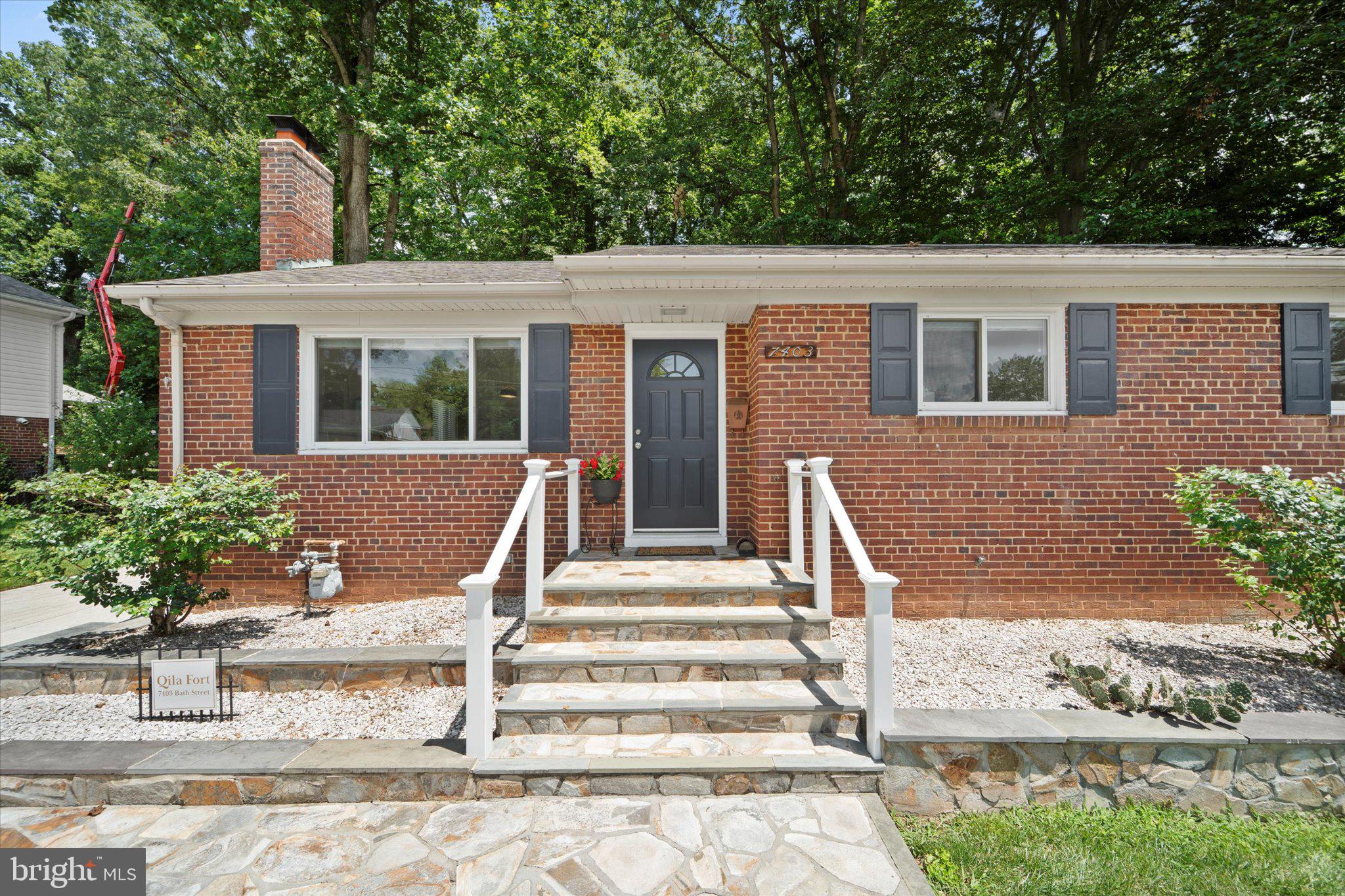 7403 Bath Street Springfield, VA 22150 - Photo 5 of 60 LET'S GO INSIDE!