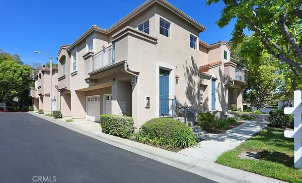 a view of an outdoor space