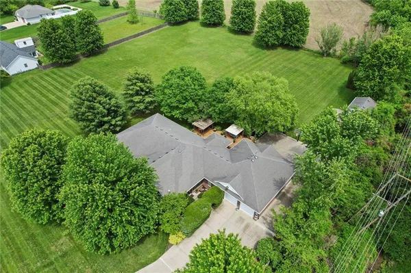 $735,000 | 1601 Lynn Road, Excelsior Springs, MO 64024