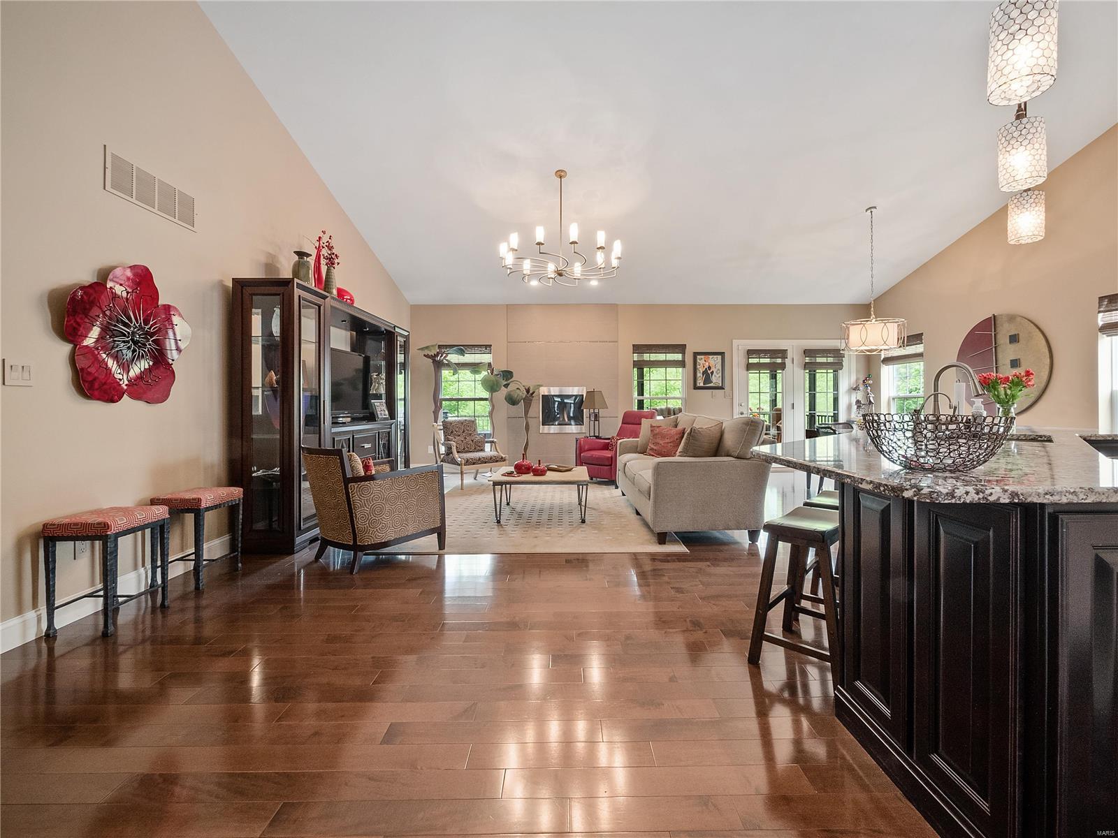 320 Kendall Ridge Court Chesterfield, MO 63017 - Photo 8 of 40